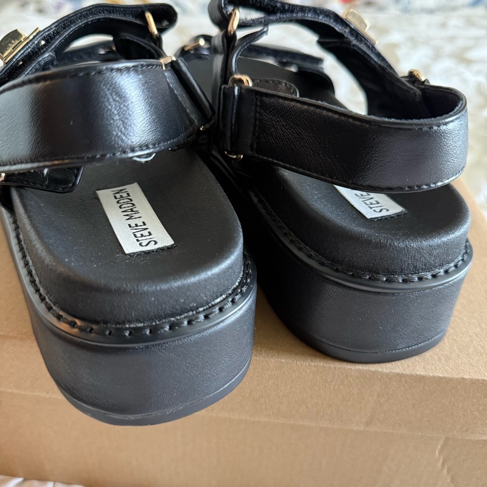 Steve Madden Black Platform Velcro Sandals with Gold Accent 9.5 - Picture 4 of 6